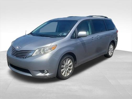 2013 Toyota Sienna XLE