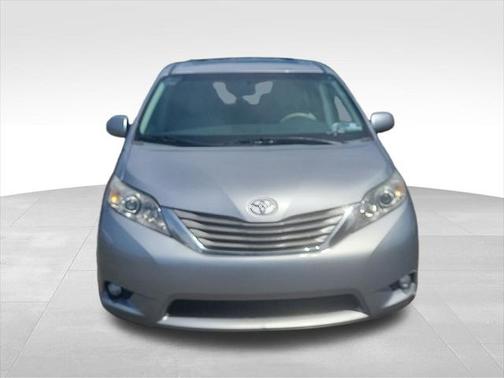 2013 Toyota Sienna XLE