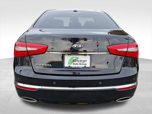 2016 Kia Cadenza Base