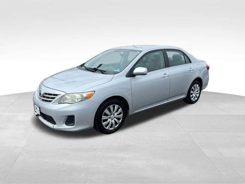 Classic Silver Metallic 2013 Toyota Corolla LE