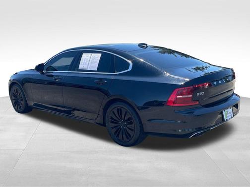 Black Stone 2020 Volvo S90 T6 Momentum