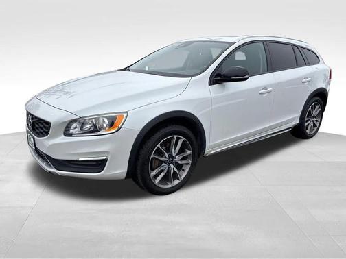 2018 Volvo V60 Cross Country T5