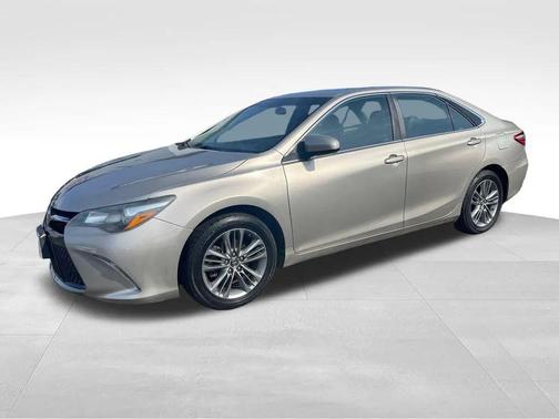 Creme Brulee Mica 2015 Toyota Camry SE