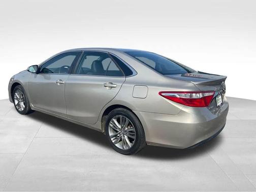 Creme Brulee Mica 2015 Toyota Camry SE
