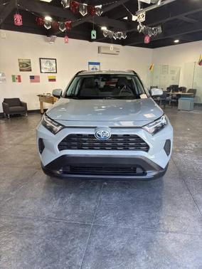 2022 Toyota RAV4 Hybrid XLE
