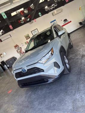 2022 Toyota RAV4 Hybrid XLE