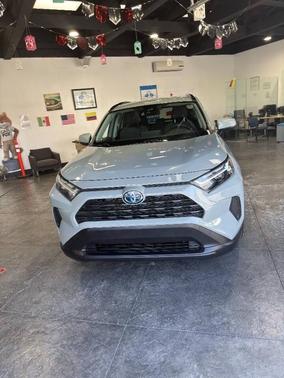 2022 Toyota RAV4 Hybrid XLE
