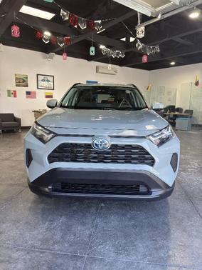 2022 Toyota RAV4 Hybrid XLE