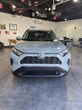 2022 Toyota RAV4 Hybrid XLE