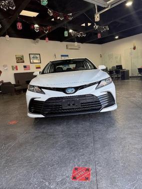 2021 Toyota Camry Hybrid LE