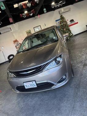 2018 Chrysler Pacifica Hybrid Touring Plus