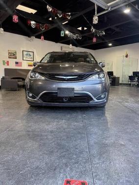 2018 Chrysler Pacifica Hybrid Limited