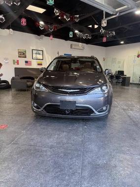 2018 Chrysler Pacifica Hybrid Limited