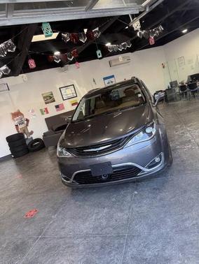 2018 Chrysler Pacifica Hybrid Limited