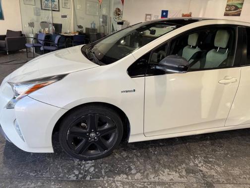 2017 Toyota Prius Three Touring