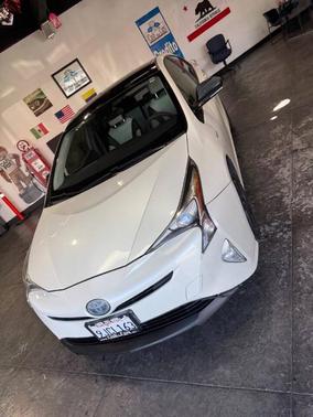 2017 Toyota Prius Three Touring