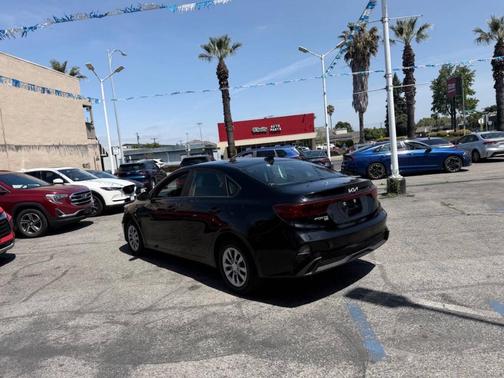 Aurora Black Pearl 2024 Kia Forte LX