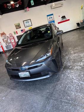 2021 Toyota Prius XLE