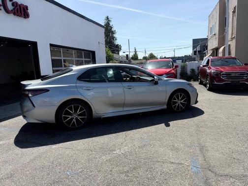 Celestial Silver Metallic 2021 Toyota Camry SE
