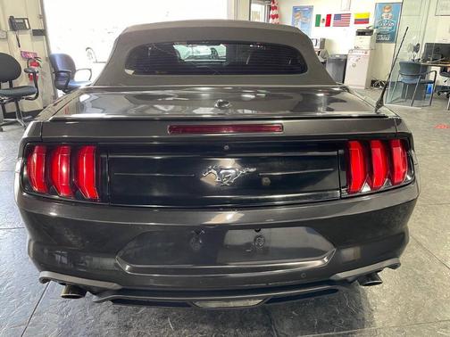 2022 Ford Mustang EcoBoost Premium