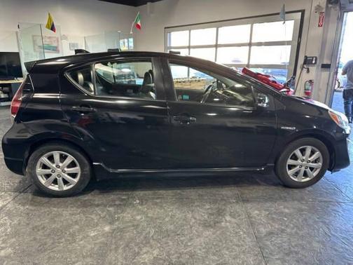 2017 Toyota Prius c Four