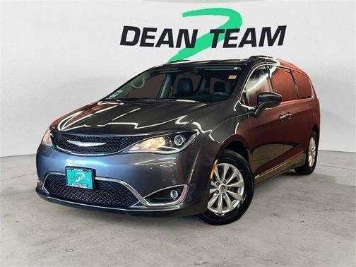 2018 Chrysler Pacifica Touring-L