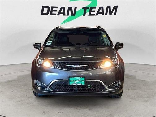 2018 Chrysler Pacifica Touring-L