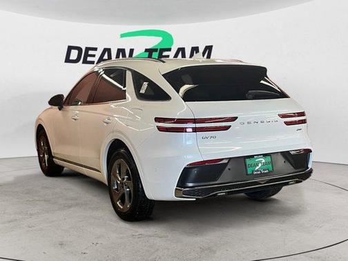 2026 Genesis GV70 2.5T