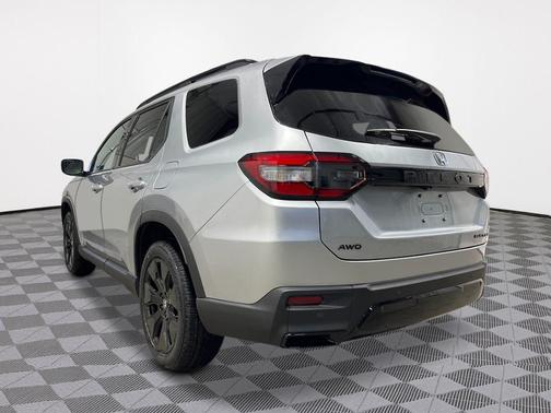 Silver Metallic 2026 Honda Pilot Black Edition
