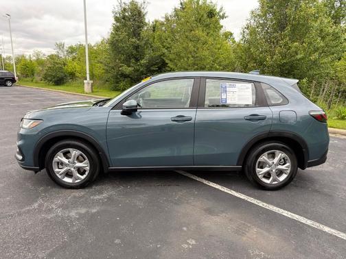 Modern Steel Metallic 2024 Honda HR-V LX