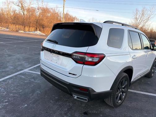 2023 Honda Pilot Sport