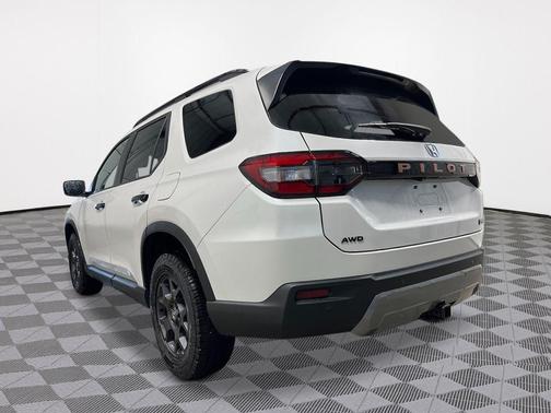 Platinum 2026 Honda Pilot TrailSport