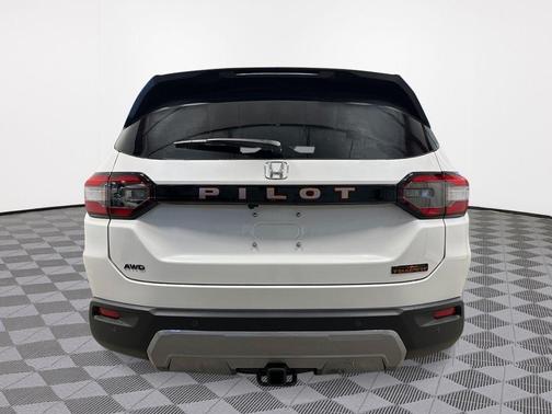 Platinum 2026 Honda Pilot TrailSport