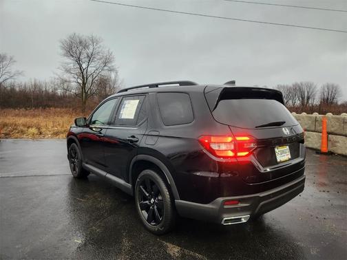 2025 Honda Pilot Black Edition