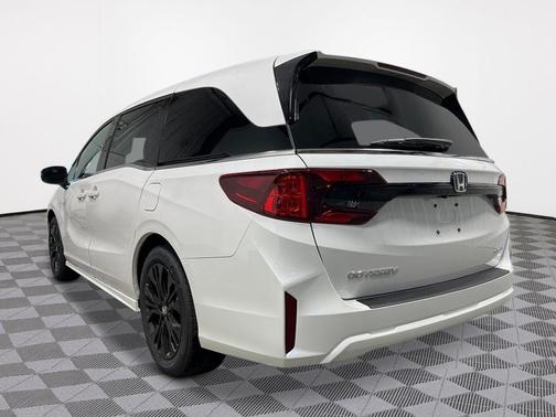 Platinum White Pearl 2026 Honda Odyssey Sport-L