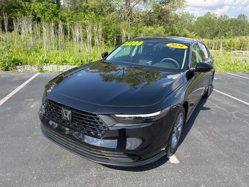Crystal Black Pearl 2024 Honda Accord EX