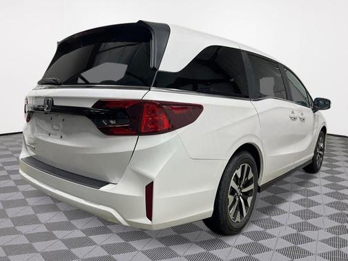 Platinum White Pearl 2026 Honda Odyssey EX-L