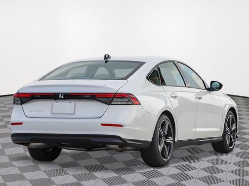 Platinum 2026 Honda Accord SE