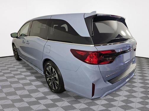 Sonic Gray Pearl 2026 Honda Odyssey Elite