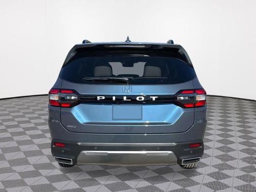 Smoke 2026 Honda Pilot EX-L