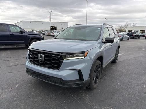 Gray 2025 Honda Pilot Black Edition