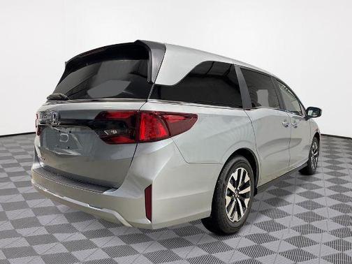 Solar Silver Metallic 2026 Honda Odyssey EX-L