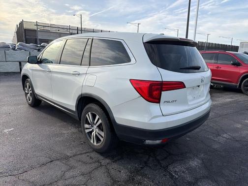 White Diamond Pearl 2017 Honda Pilot EX-L