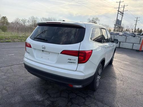 White Diamond Pearl 2017 Honda Pilot EX-L