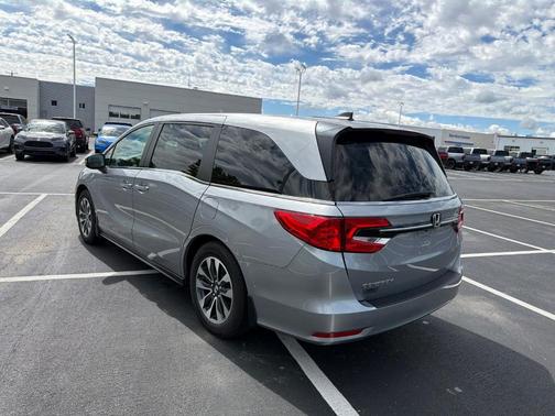 Silver 2022 Honda Odyssey EX-L