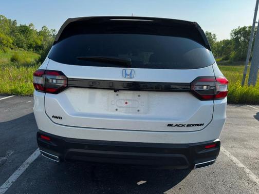 2025 Honda Pilot Black Edition