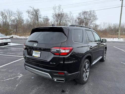 2023 Honda Pilot Elite