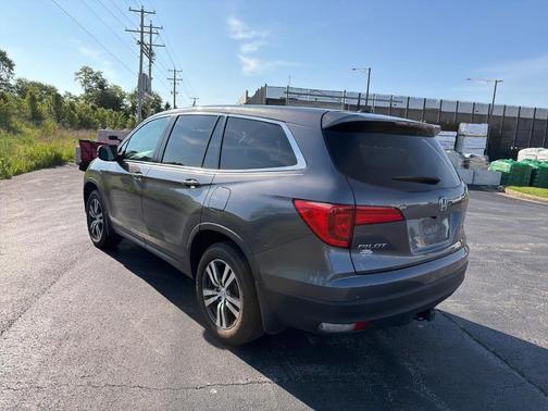 Gray 2017 Honda Pilot EX-L