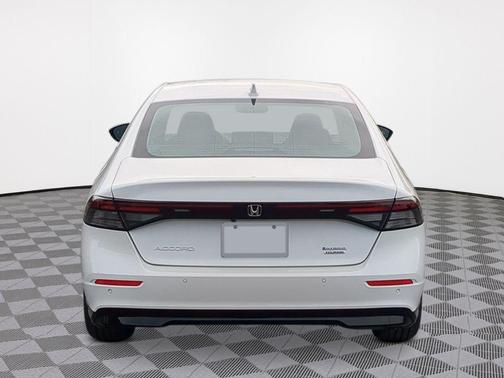 Platinum 2026 Honda Accord Hybrid Touring