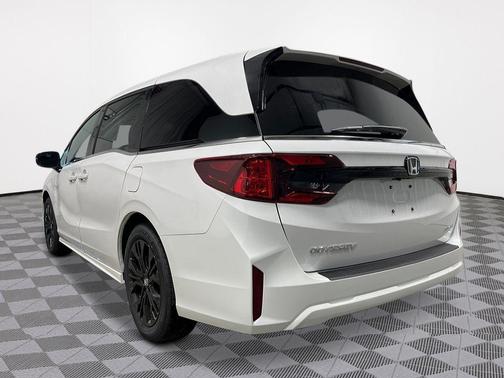 Platinum White Pearl 2026 Honda Odyssey Sport-L
